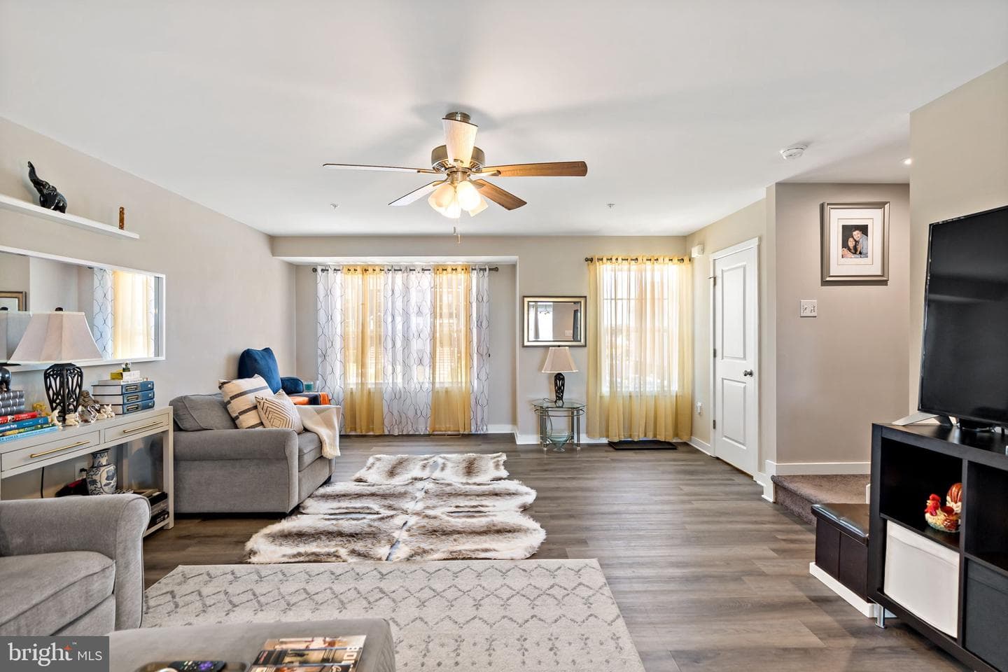137 Carnes Way photo 13