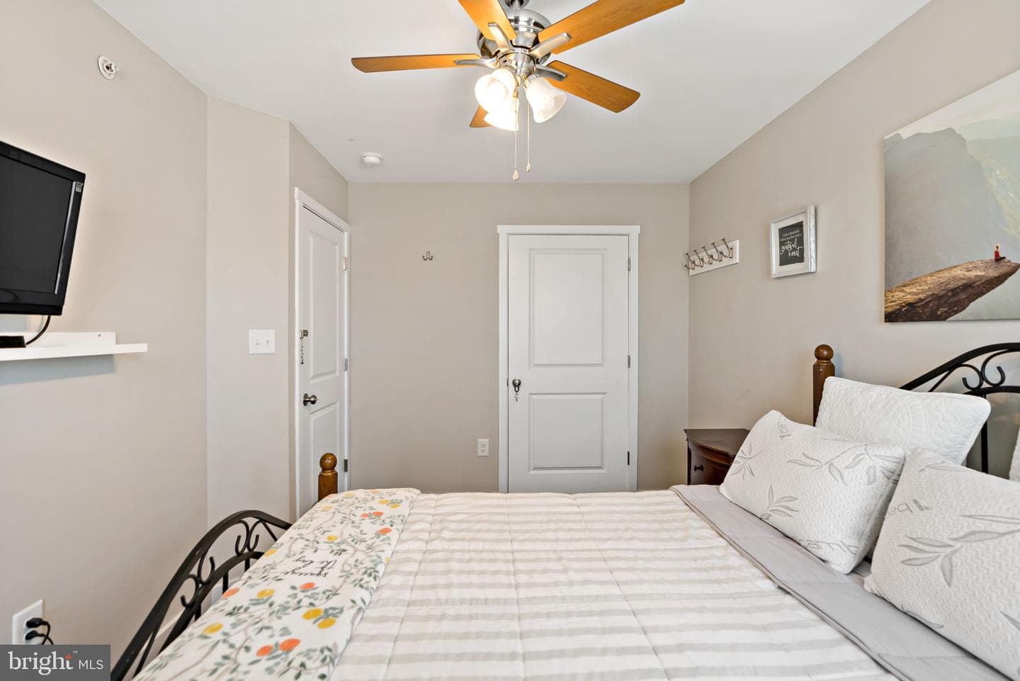 137 Carnes Way photo 24