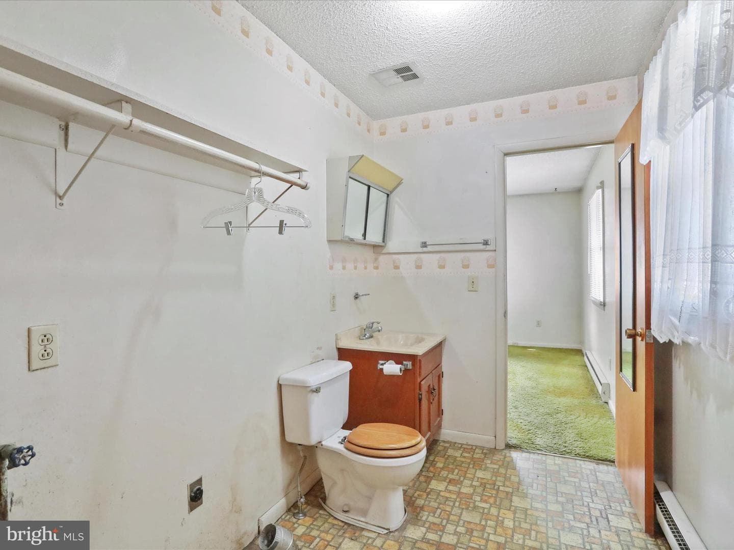 523 Richard Street photo 16