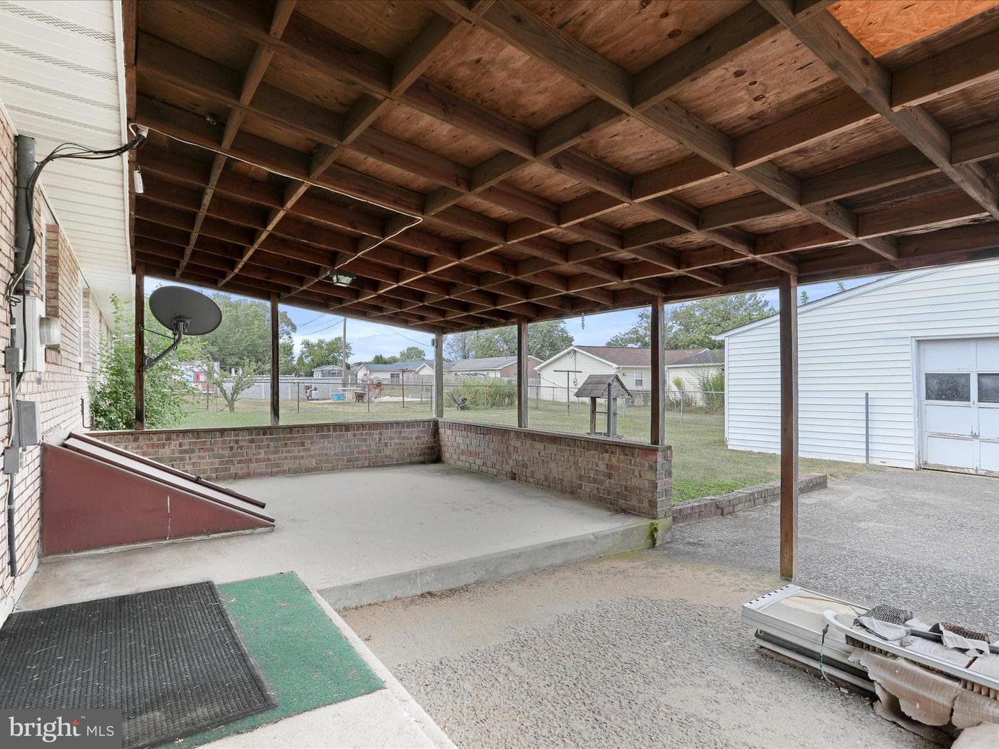 523 Richard Street photo 26