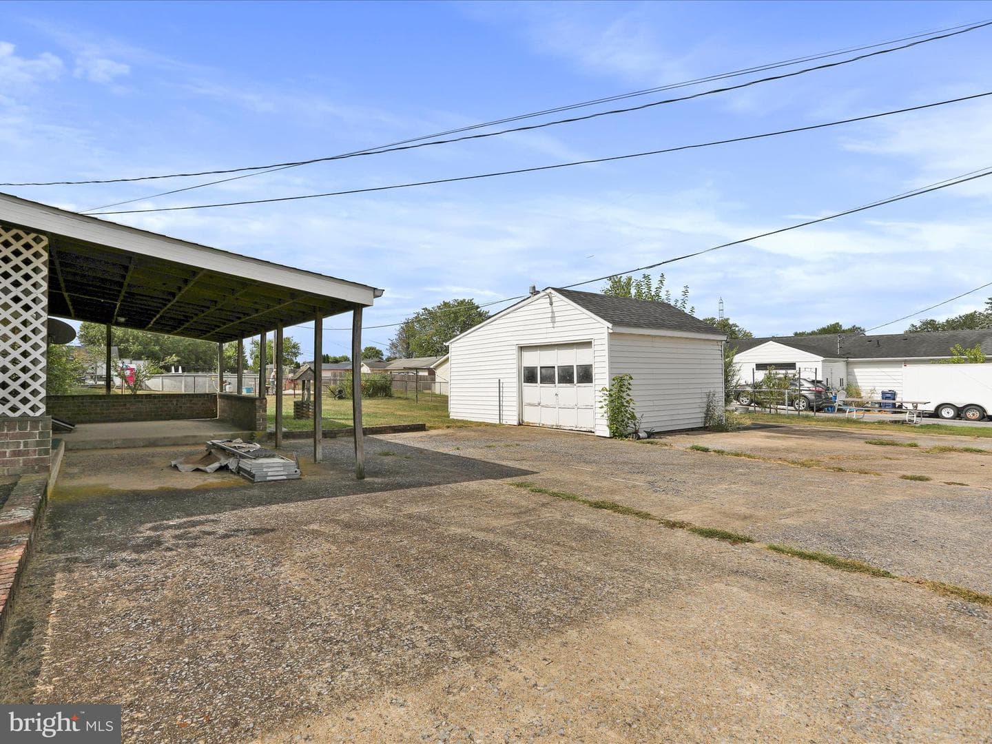 523 Richard Street photo 27
