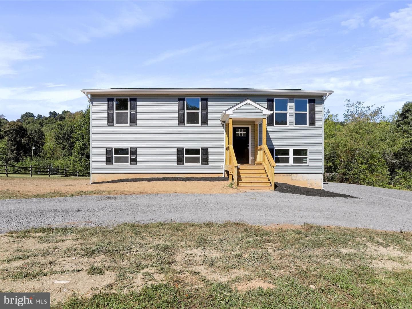 131 Jared Court photo 2