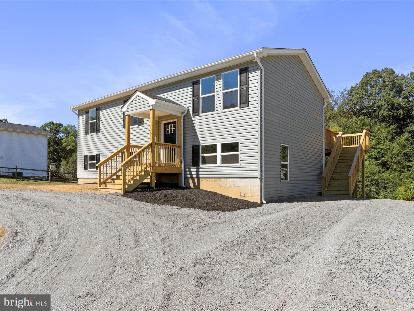 131 Jared Court photo 3