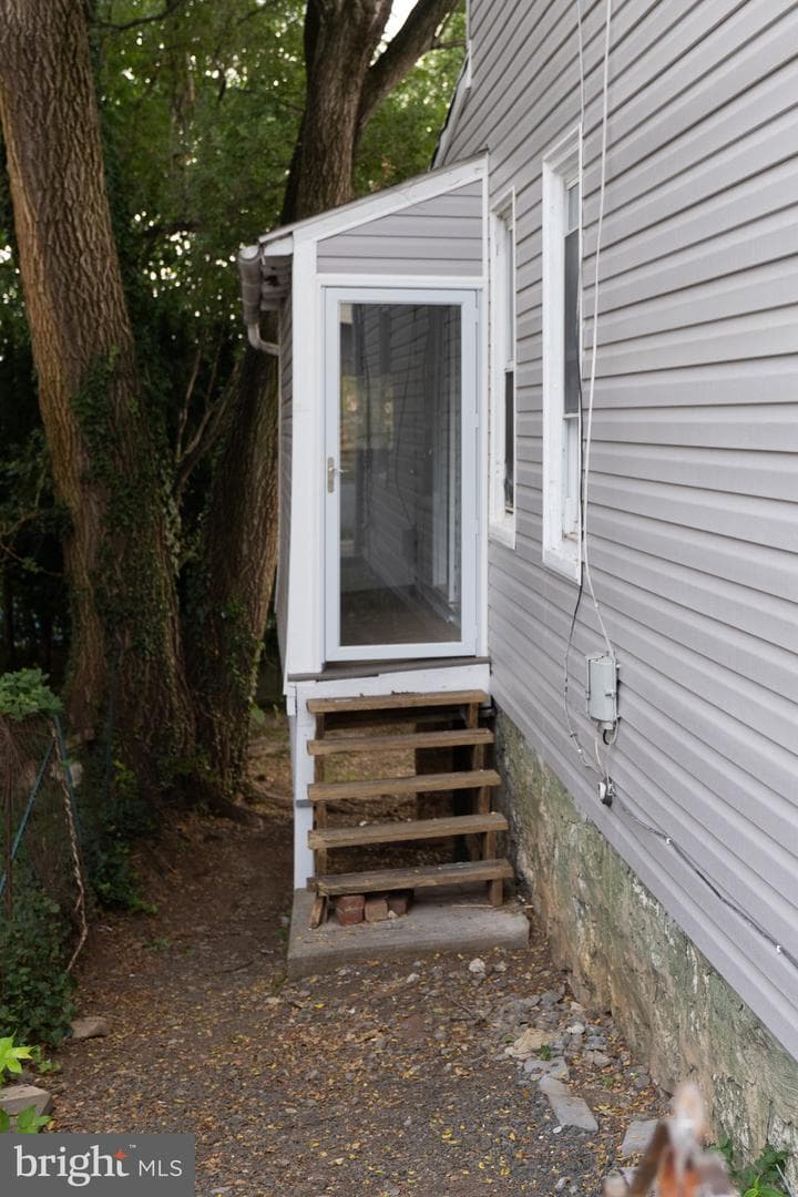 130 E John Street photo 17
