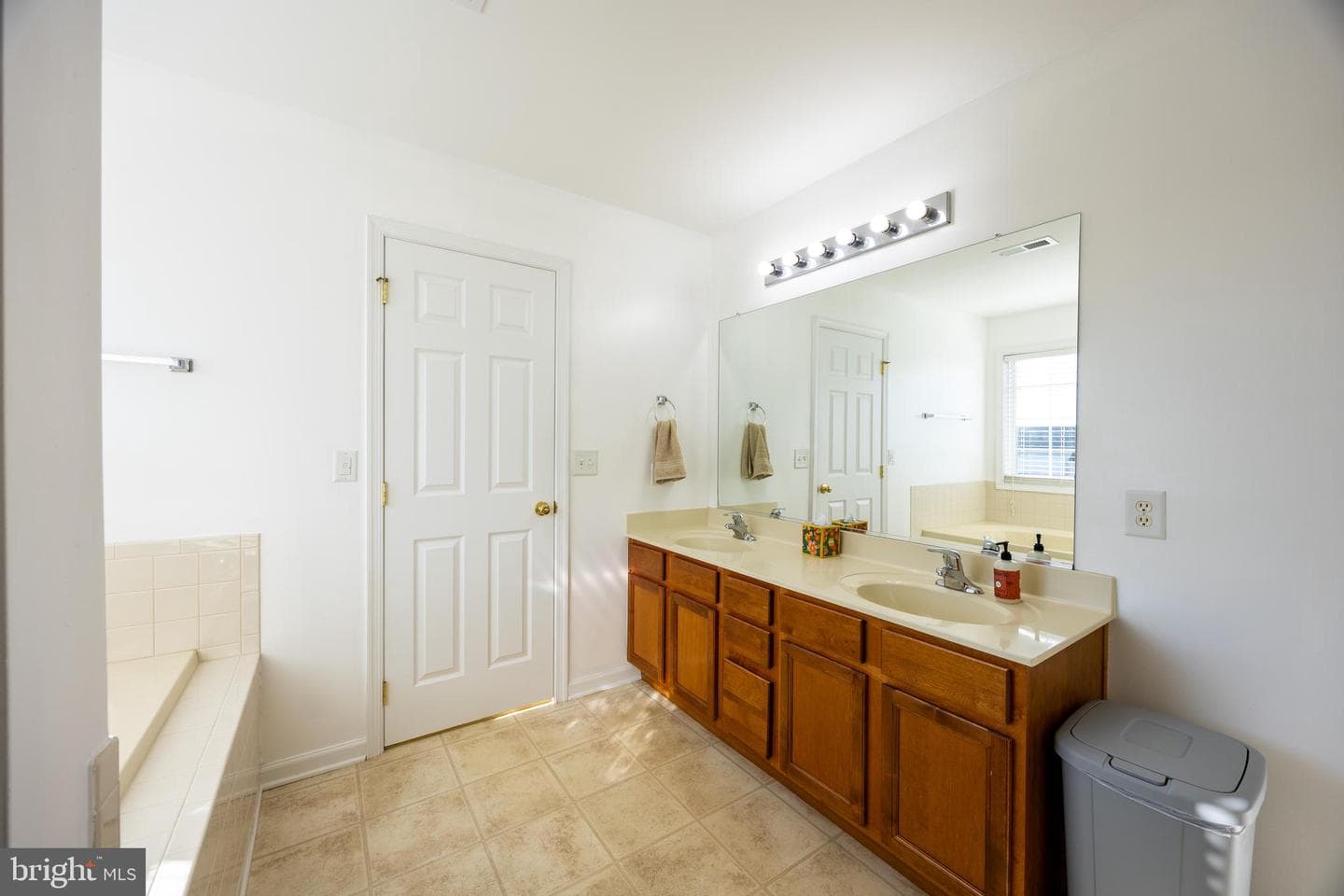 11 Pimlico Path photo 41