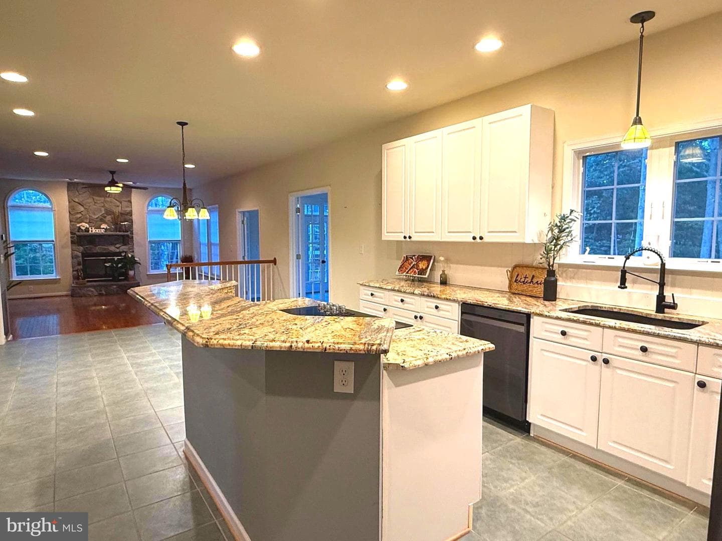 350 Rotterham Drive photo 16