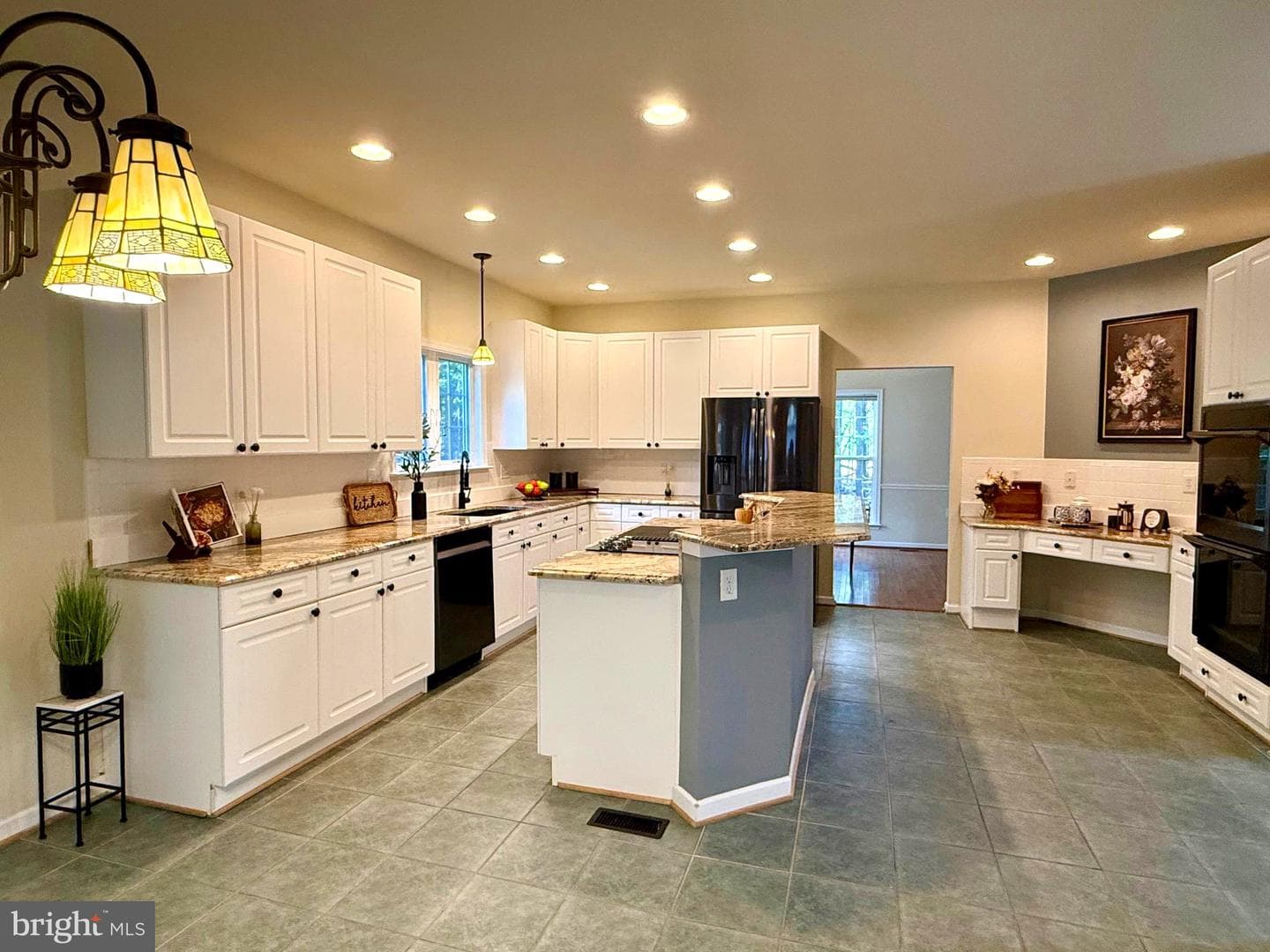 350 Rotterham Drive photo 19