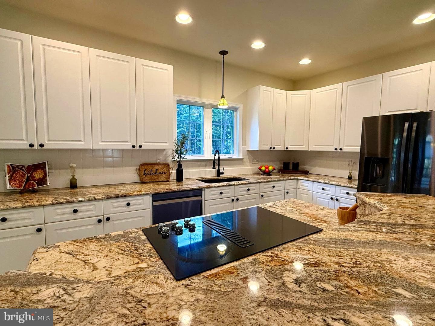 350 Rotterham Drive photo 23
