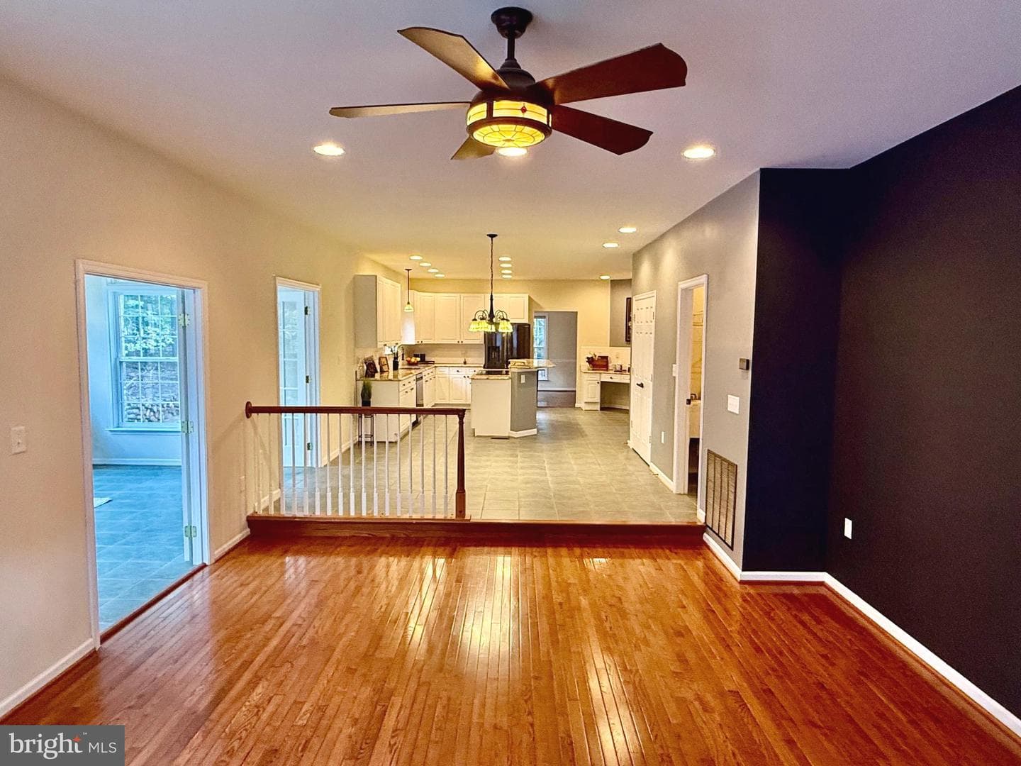 350 Rotterham Drive photo 26