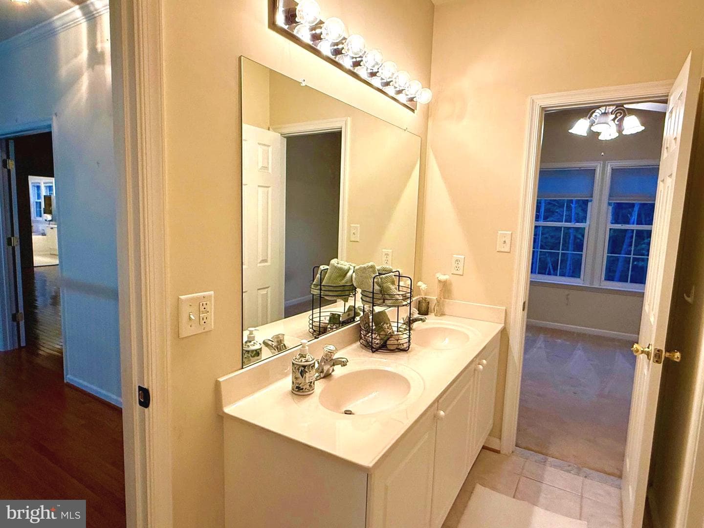 350 Rotterham Drive photo 51