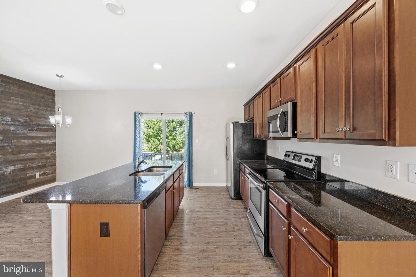 189 Magellan Drive photo 10