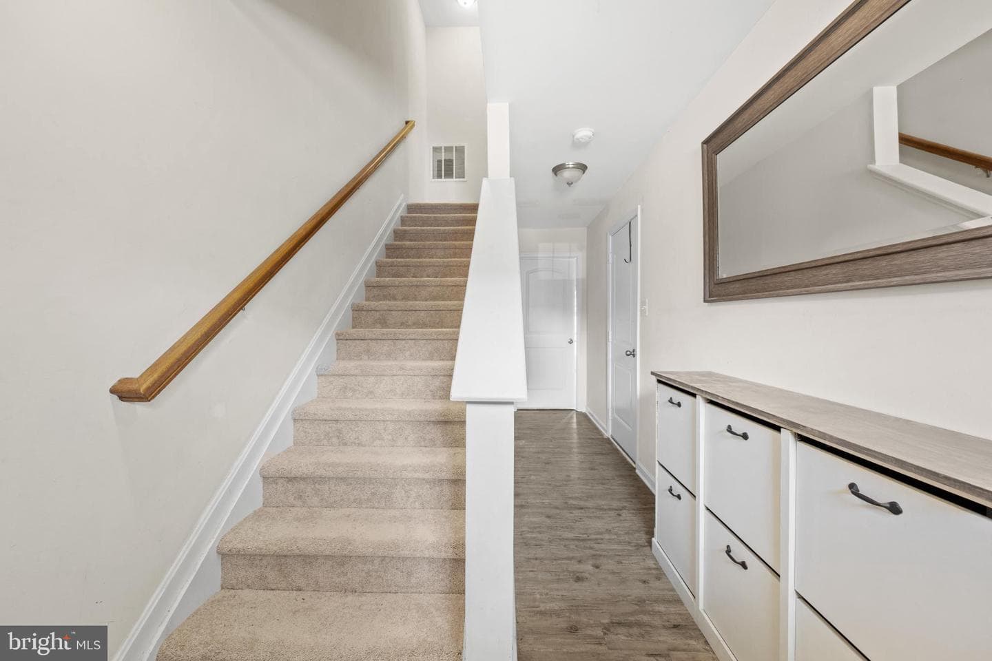 189 Magellan Drive photo 4