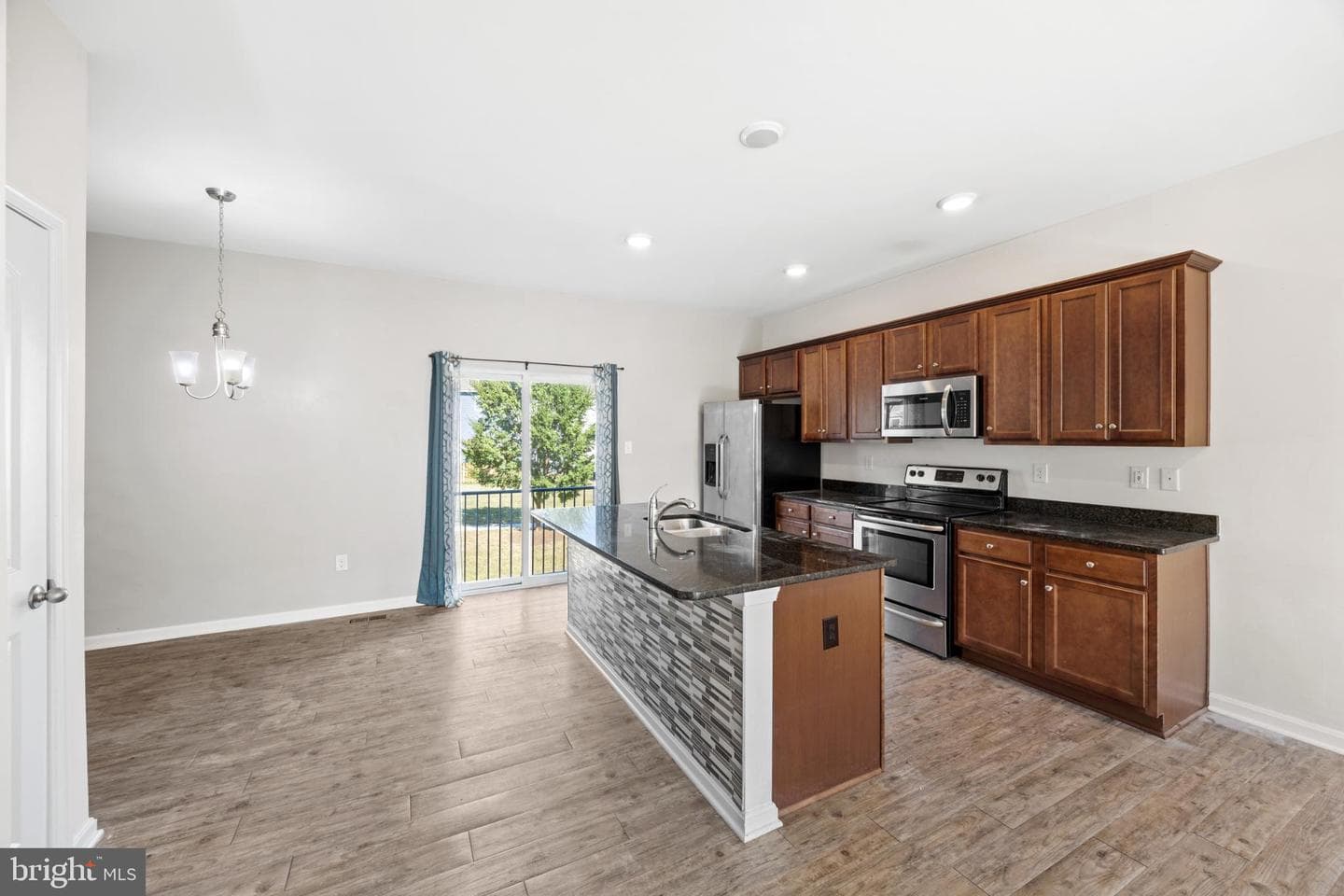 189 Magellan Drive photo 7