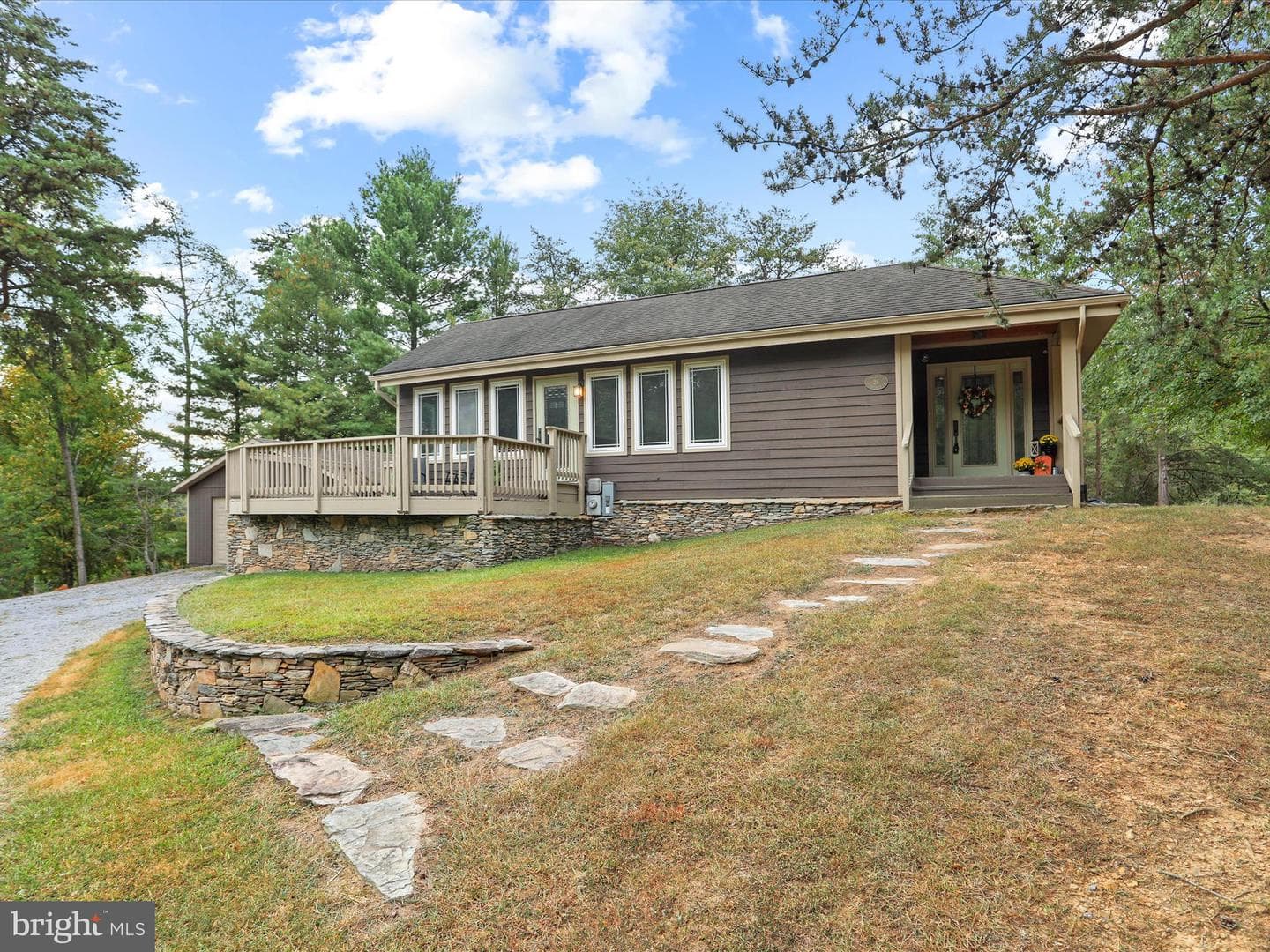 26 Pathfinder Lane