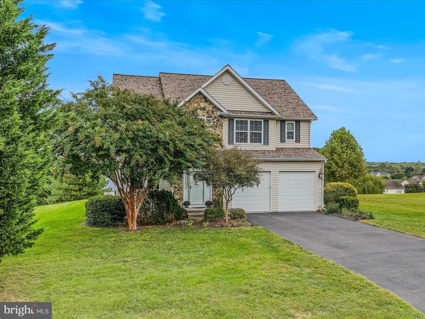 554 Braeburn Drive photo 2