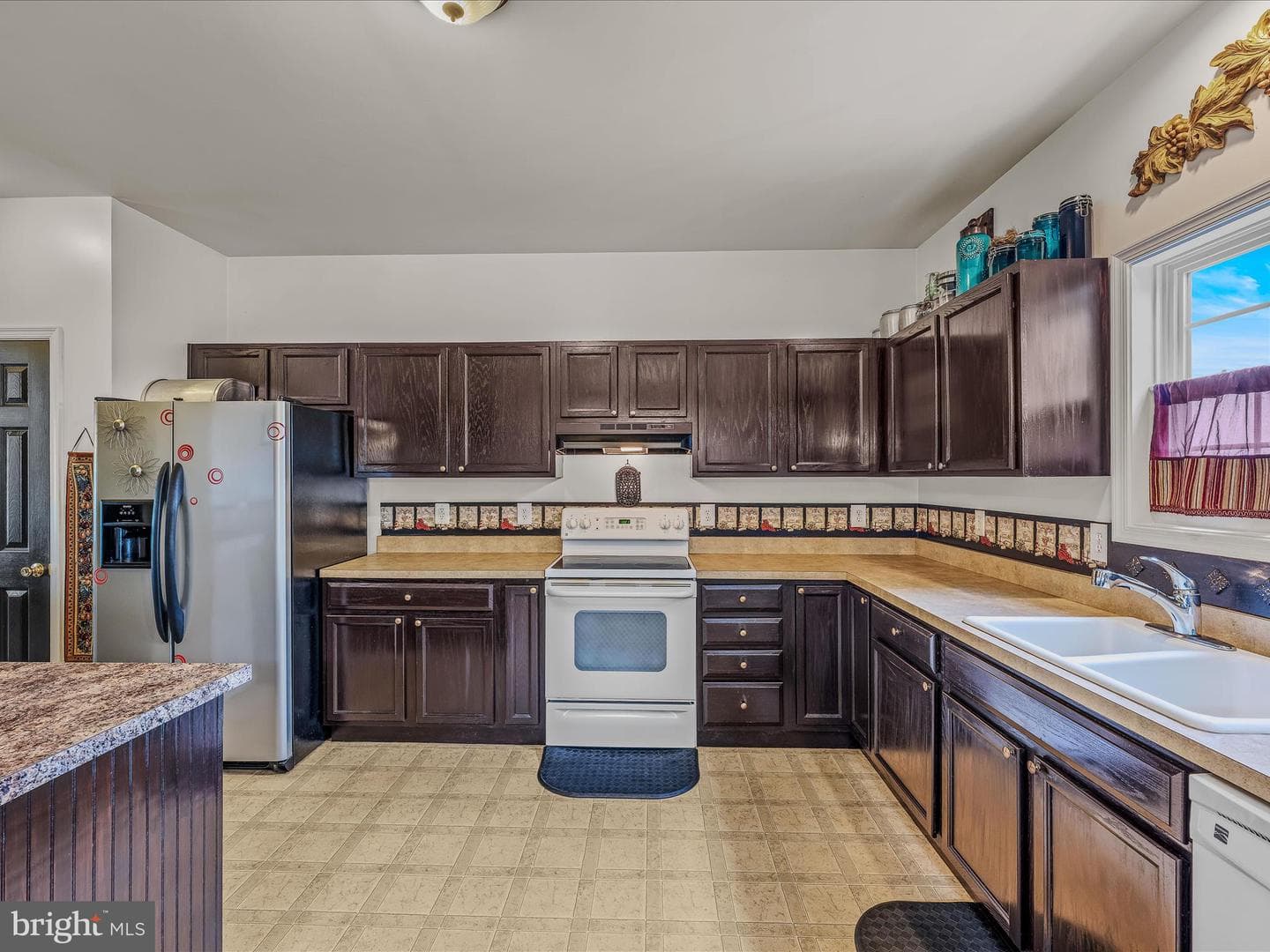 554 Braeburn Drive photo 8