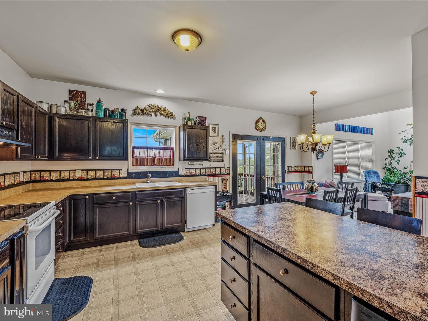 554 Braeburn Drive photo 9