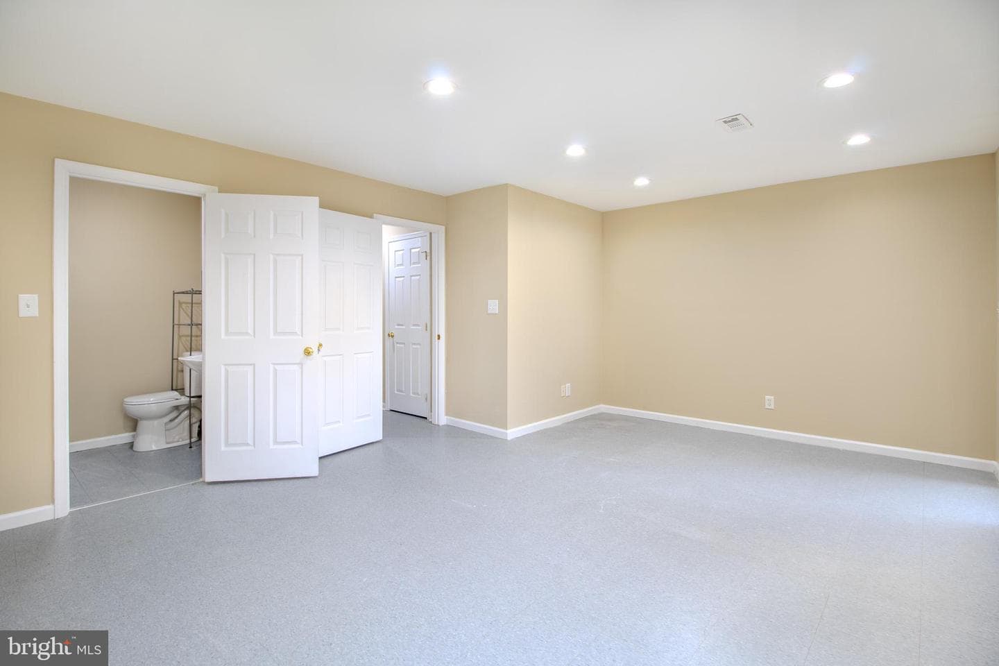 23 Talia Drive photo 3