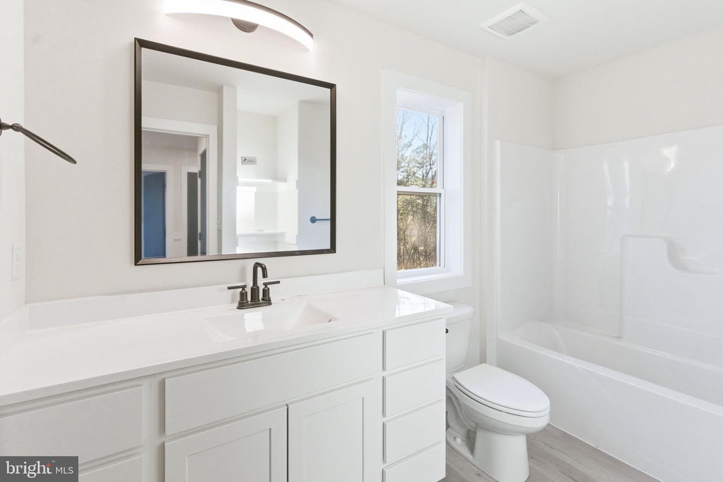 251 Sachem Hill photo 32