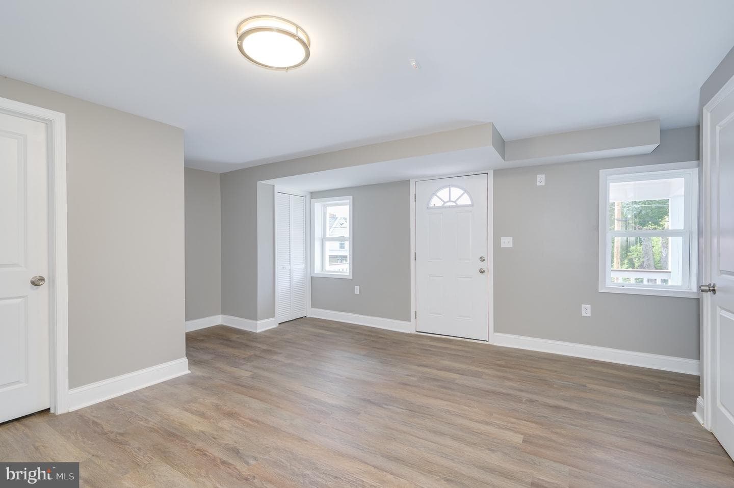 211 E Liberty Street photo 13