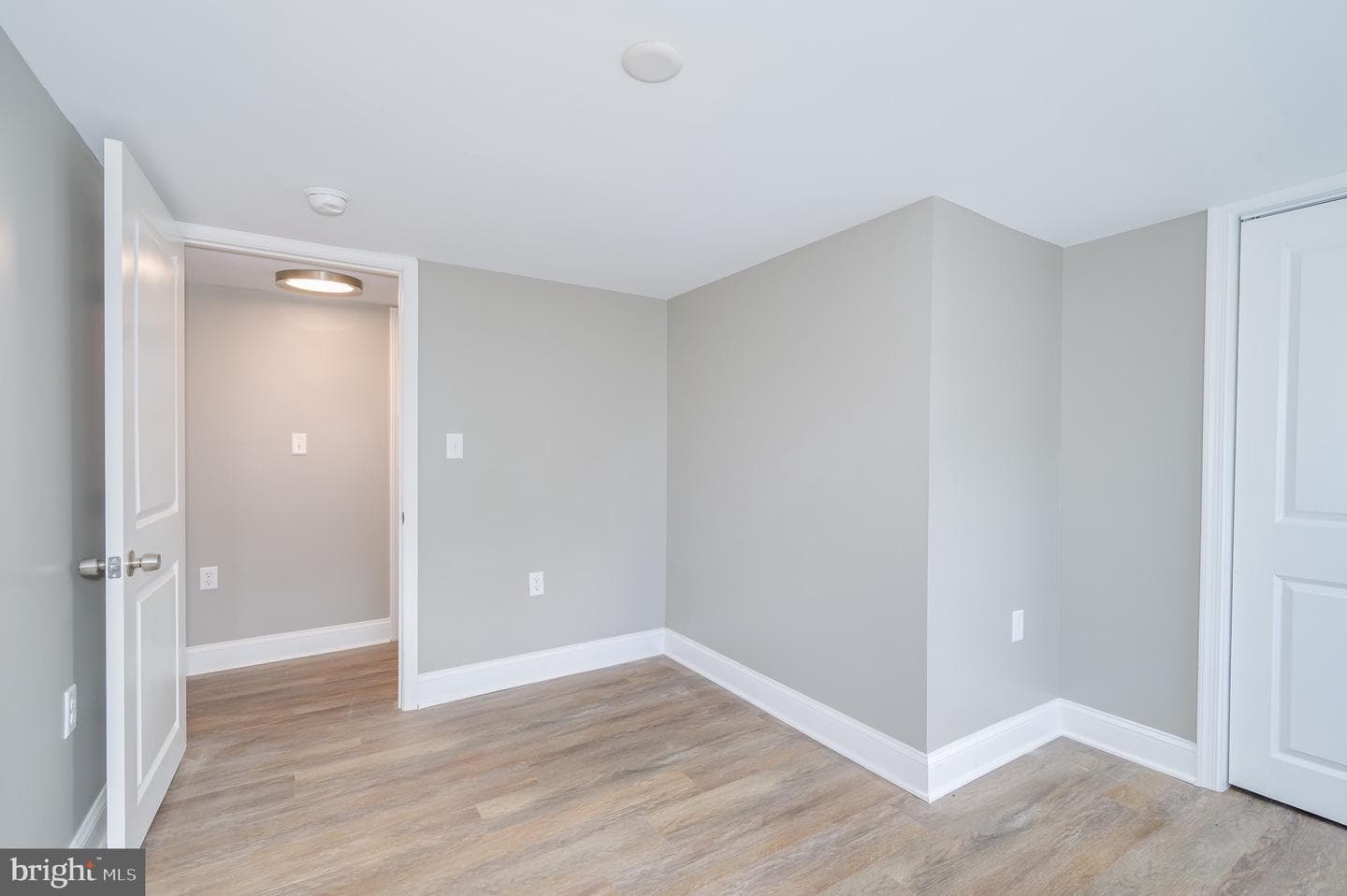 211 E Liberty Street photo 31