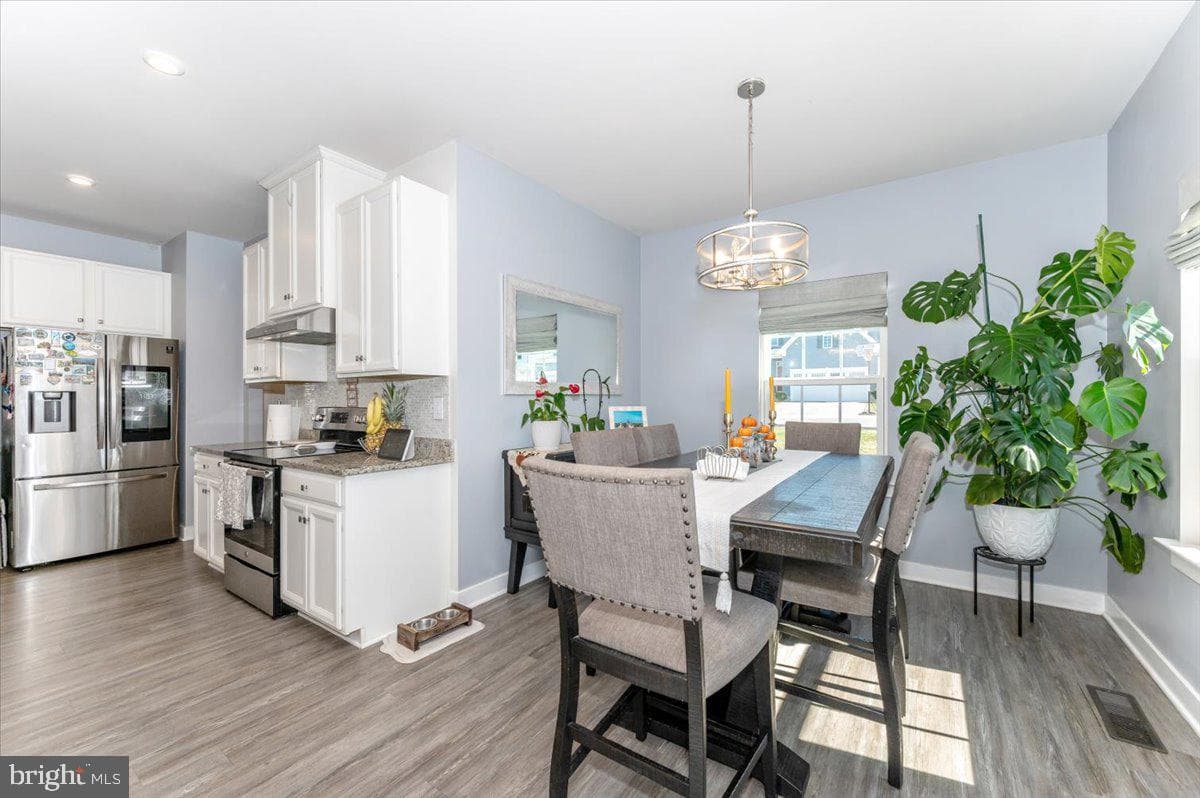 76 Vancouver Place photo 18