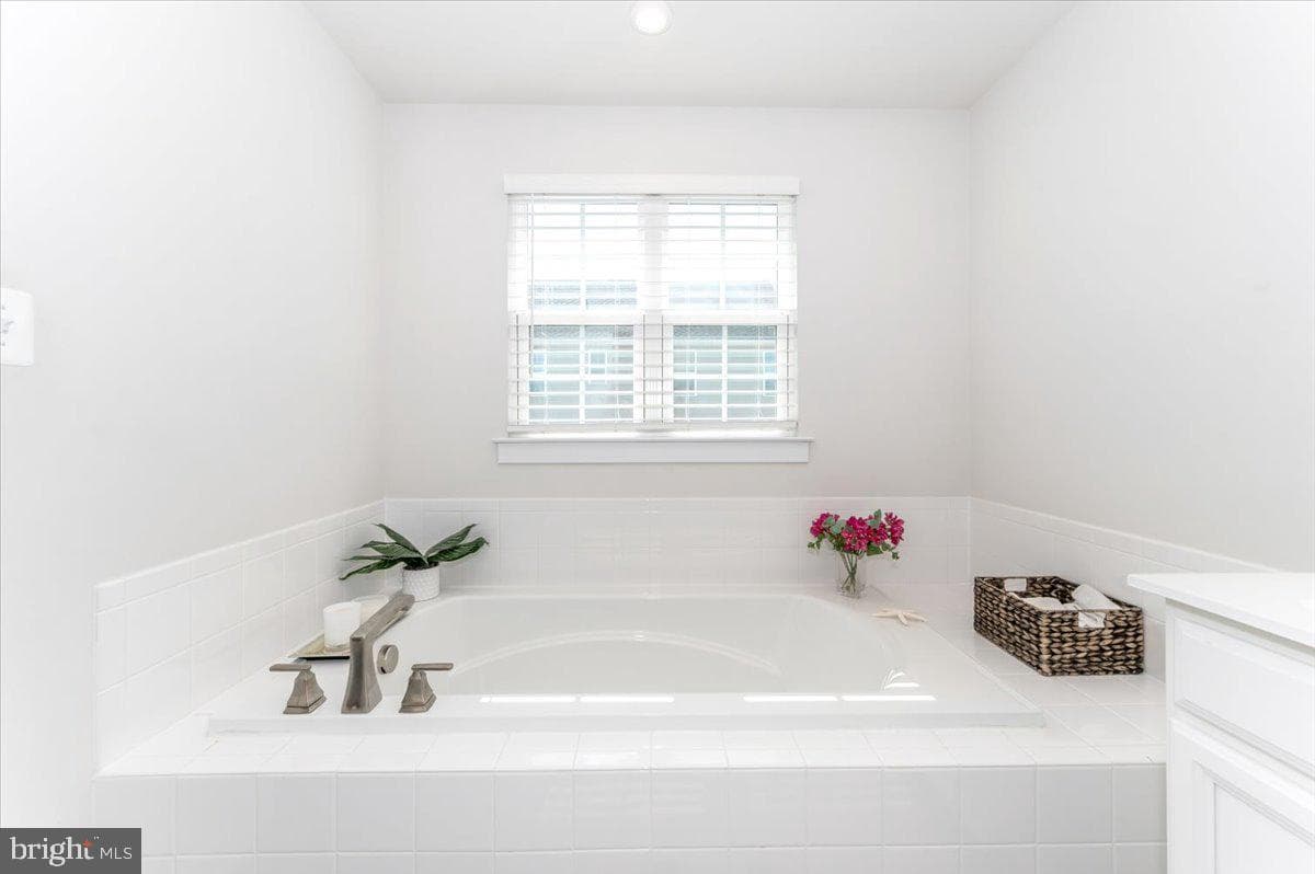 76 Vancouver Place photo 28