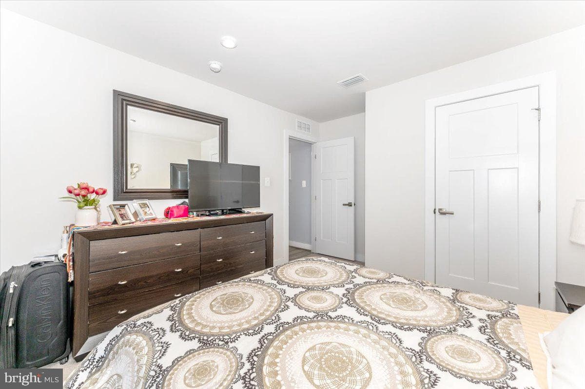 76 Vancouver Place photo 31