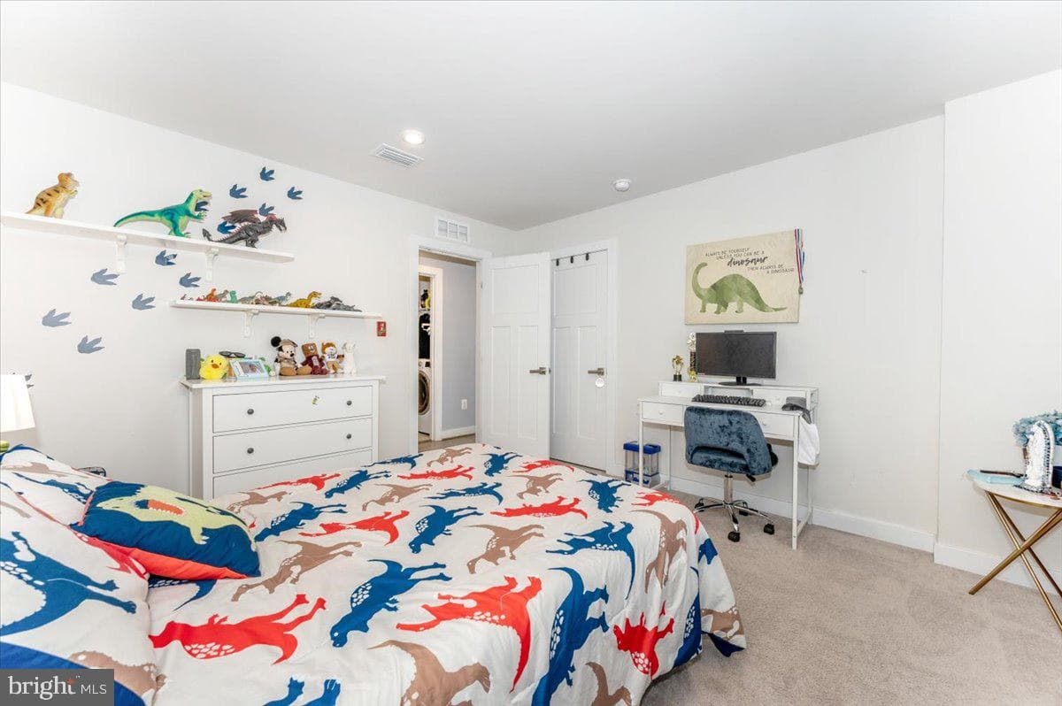 76 Vancouver Place photo 35