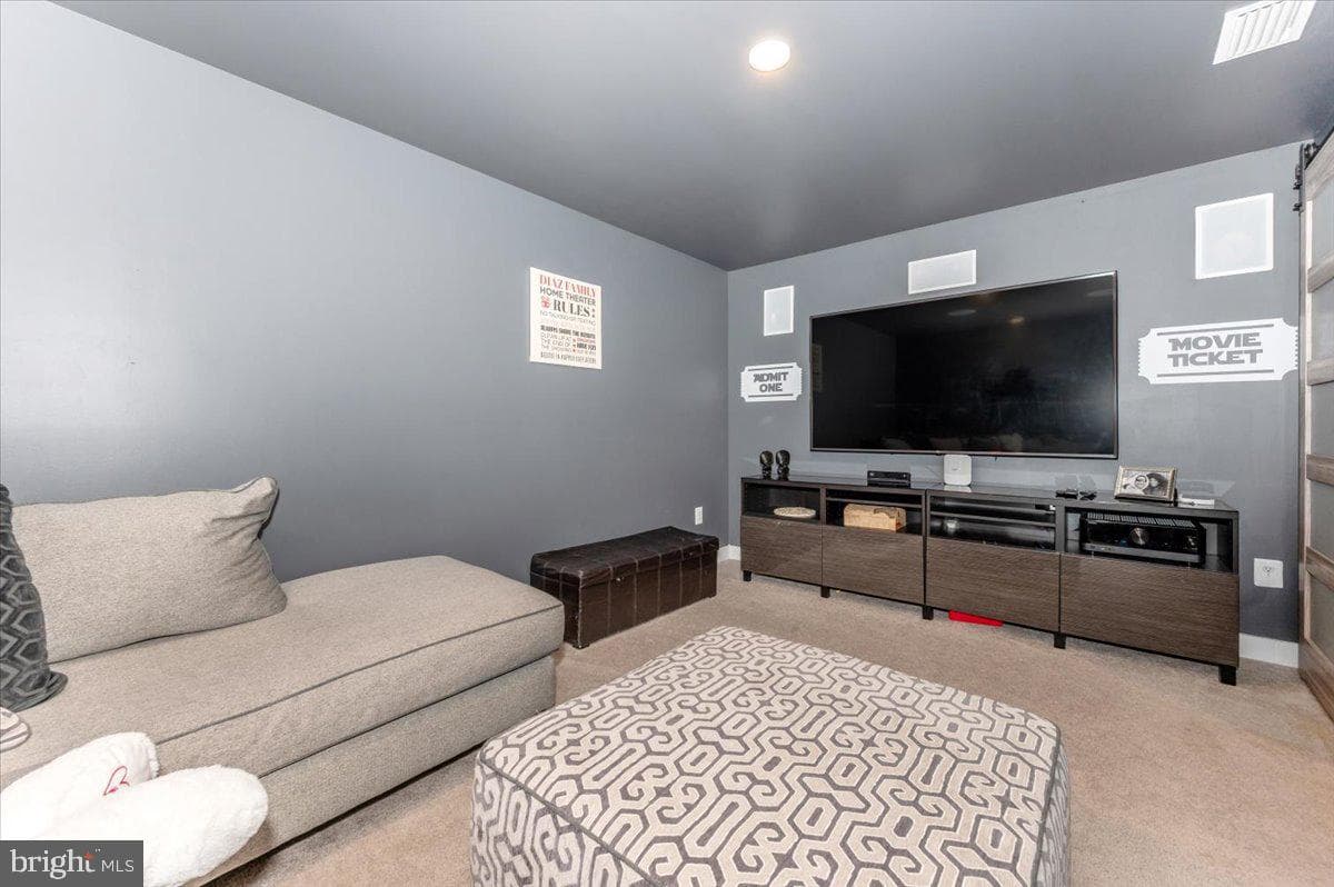 76 Vancouver Place photo 40