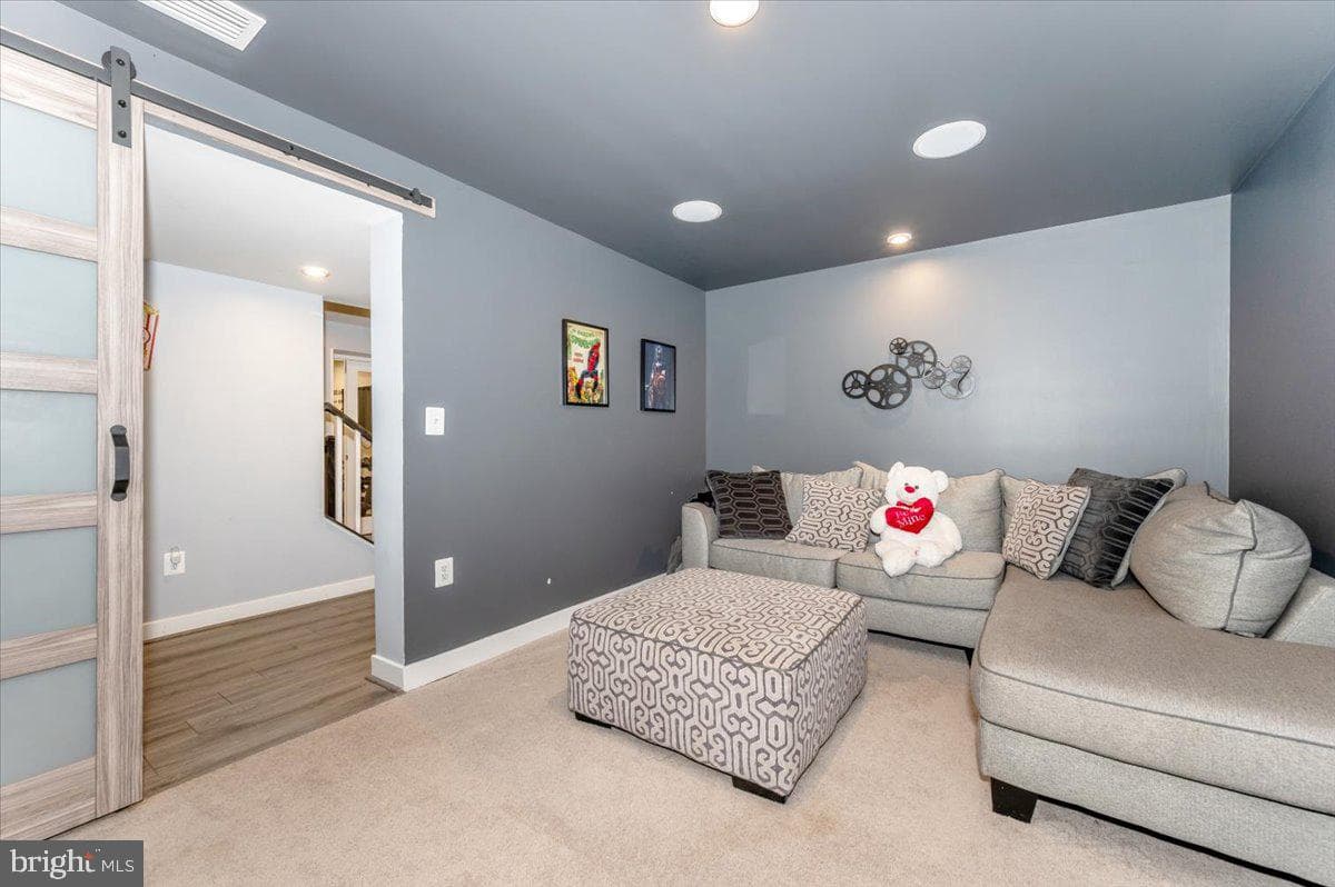 76 Vancouver Place photo 41