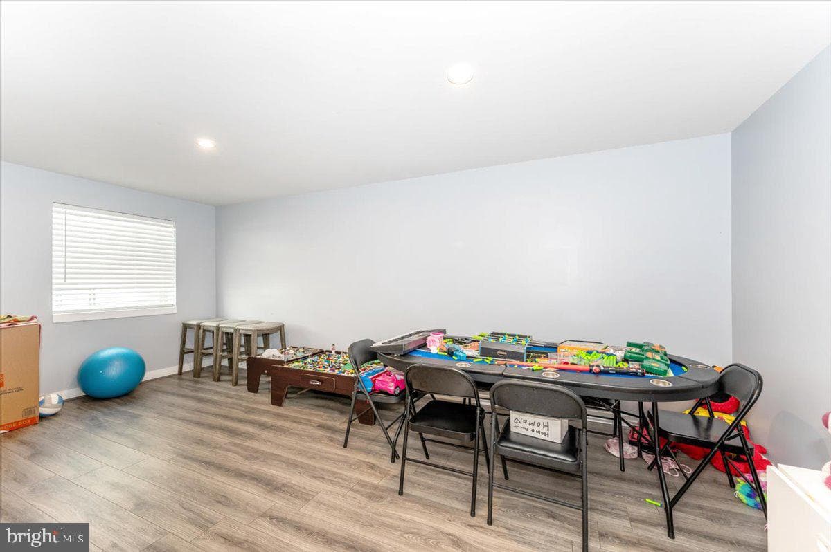 76 Vancouver Place photo 42