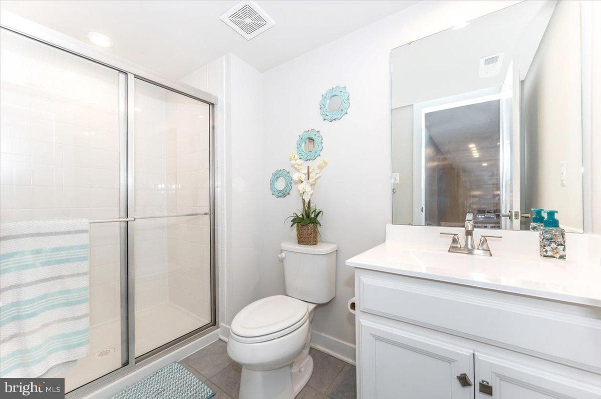 76 Vancouver Place photo 44