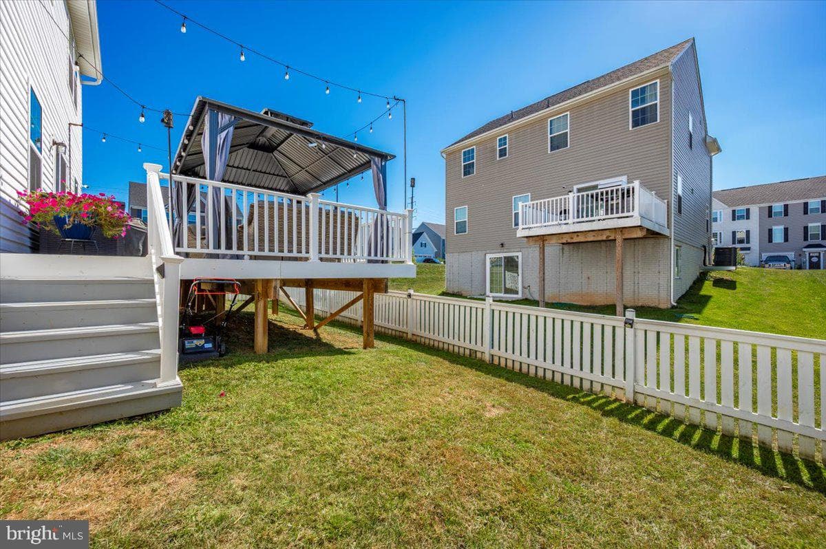 76 Vancouver Place photo 53
