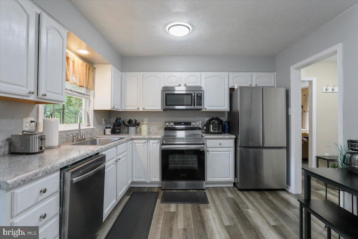 402 Tanbridge Drive photo 11