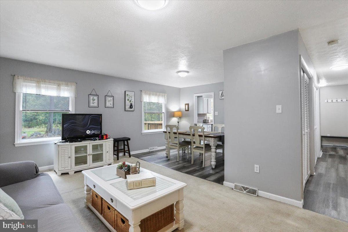 402 Tanbridge Drive photo 14