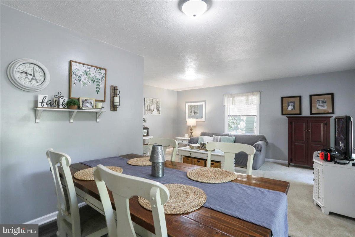 402 Tanbridge Drive photo 5