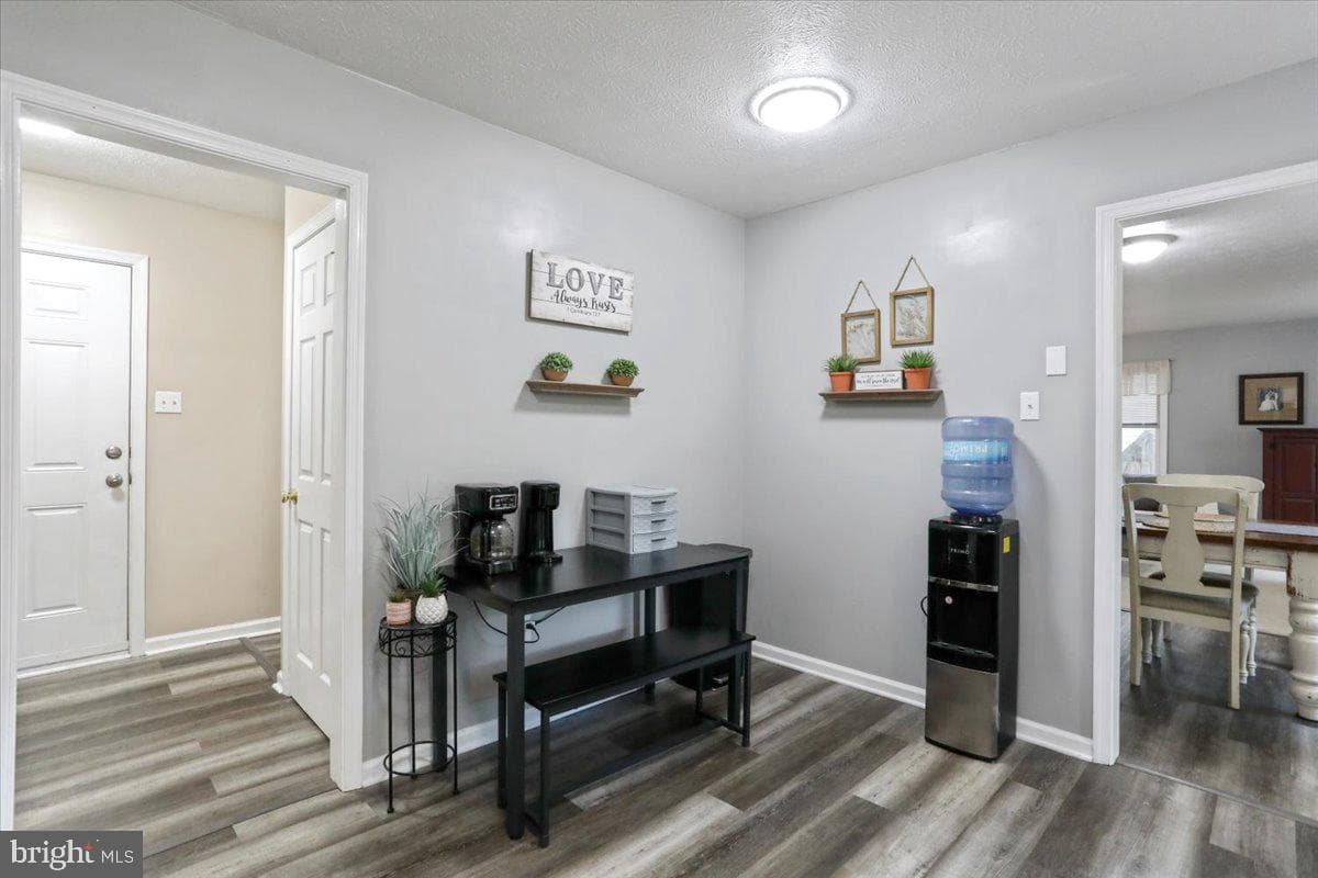 402 Tanbridge Drive photo 8
