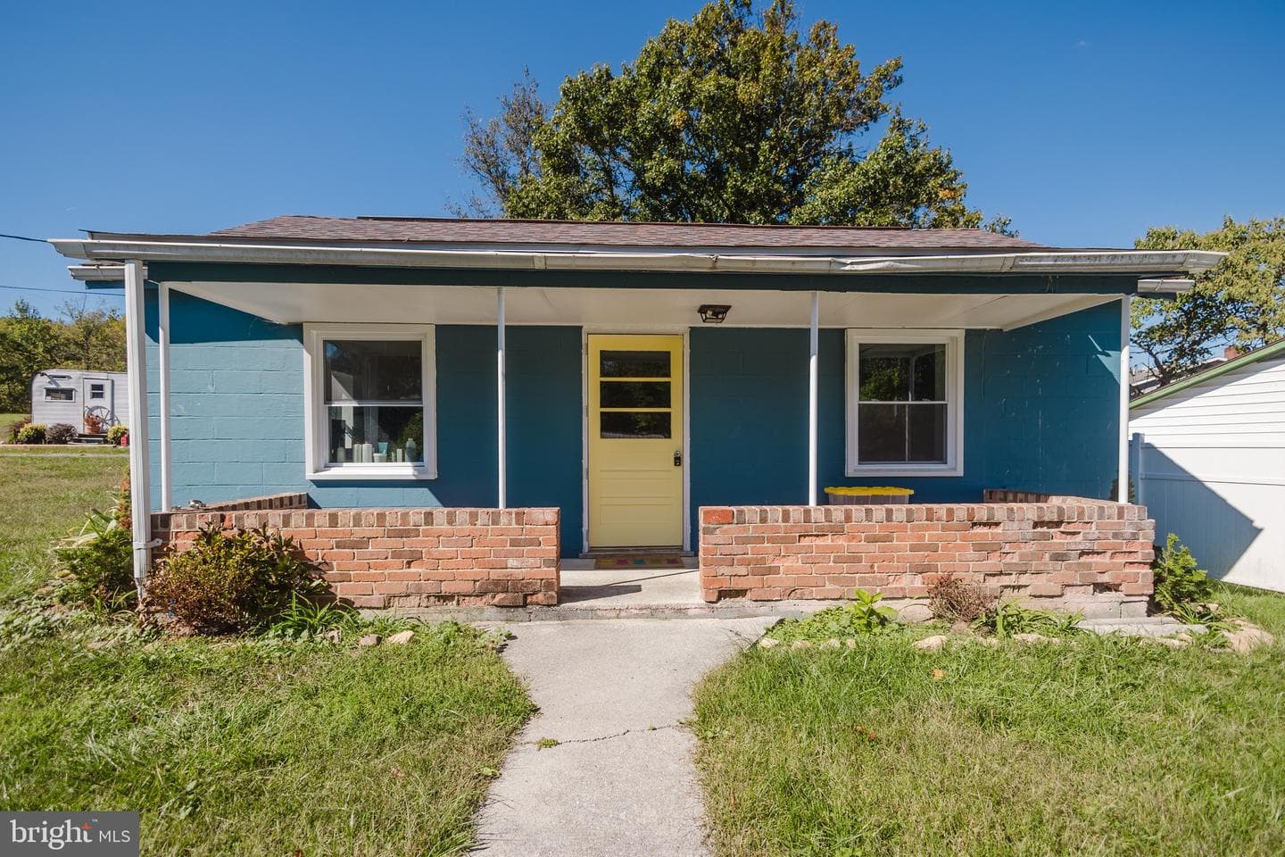 1505 Loop Road photo 2
