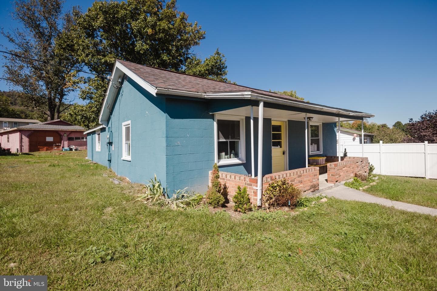 1505 Loop Road photo 4
