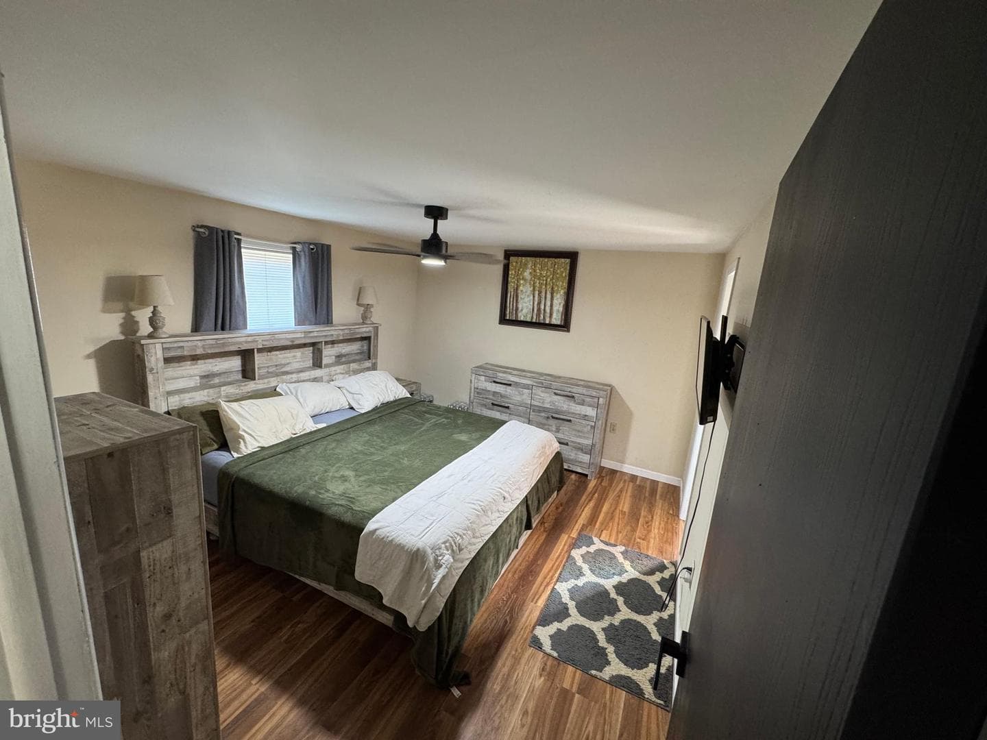 382 Fegan Road photo 17