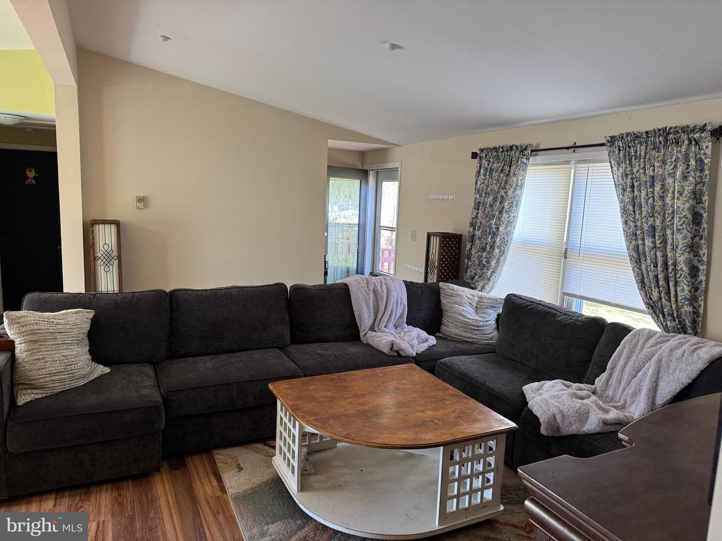382 Fegan Road photo 20