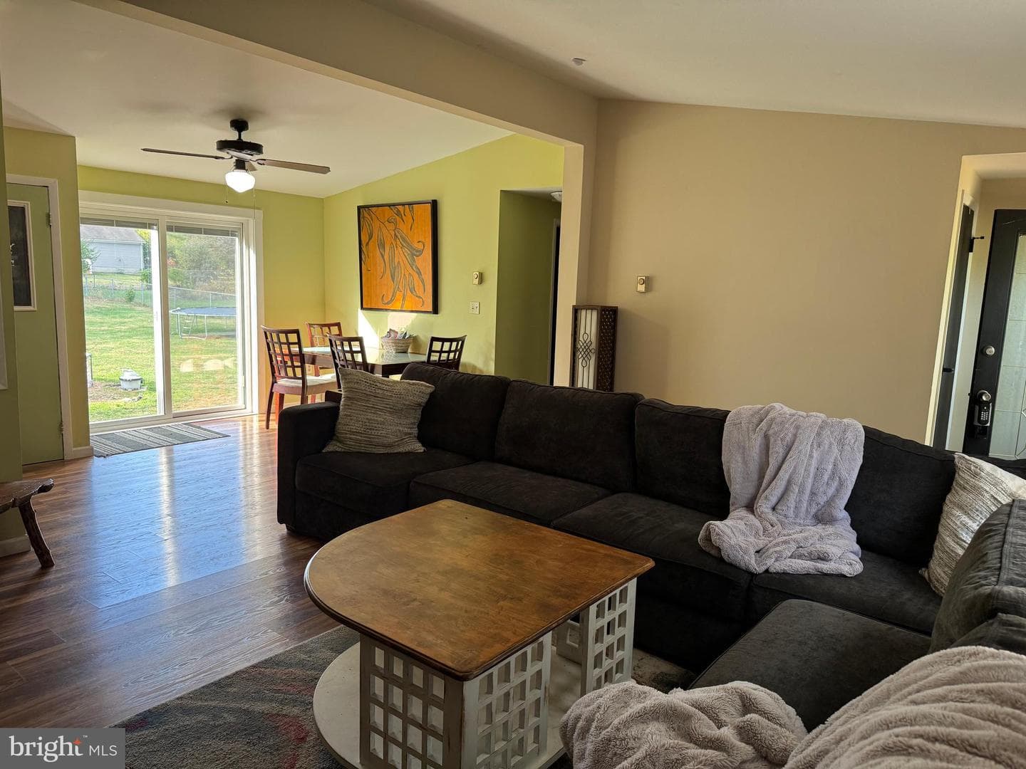 382 Fegan Road photo 21
