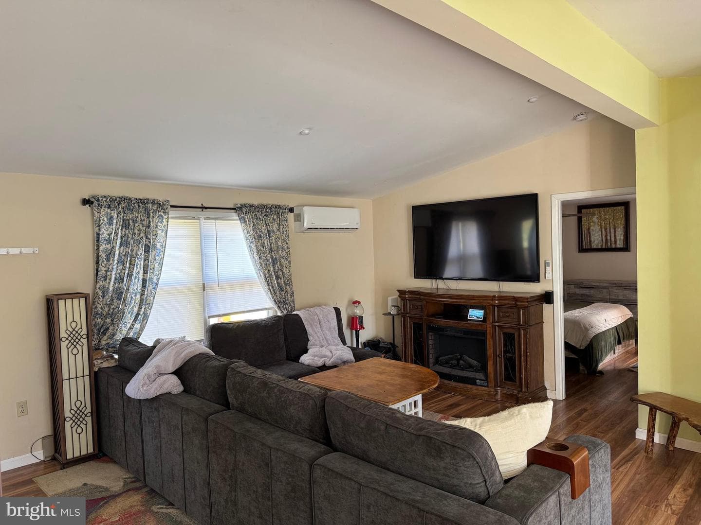 382 Fegan Road photo 22