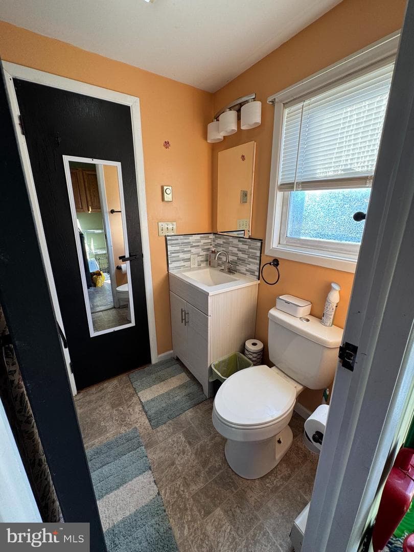 382 Fegan Road photo 38