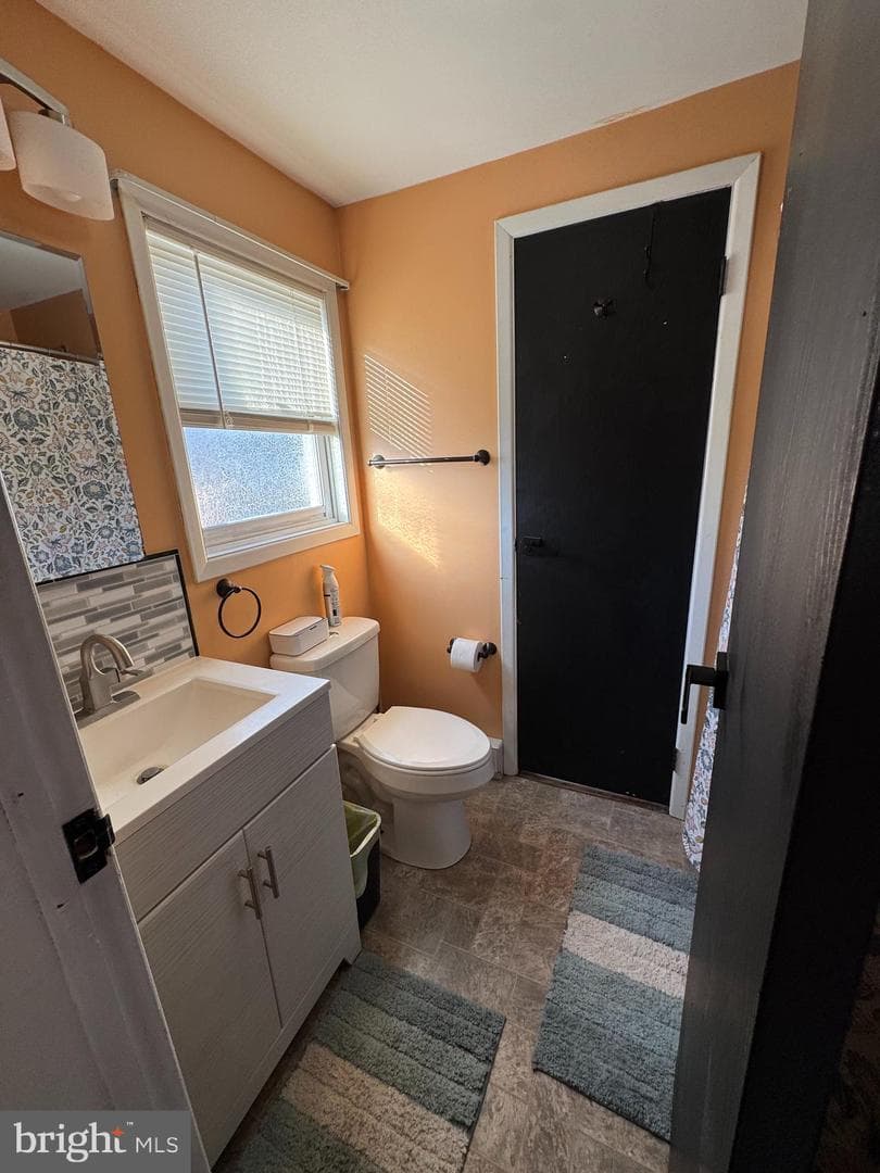 382 Fegan Road photo 39