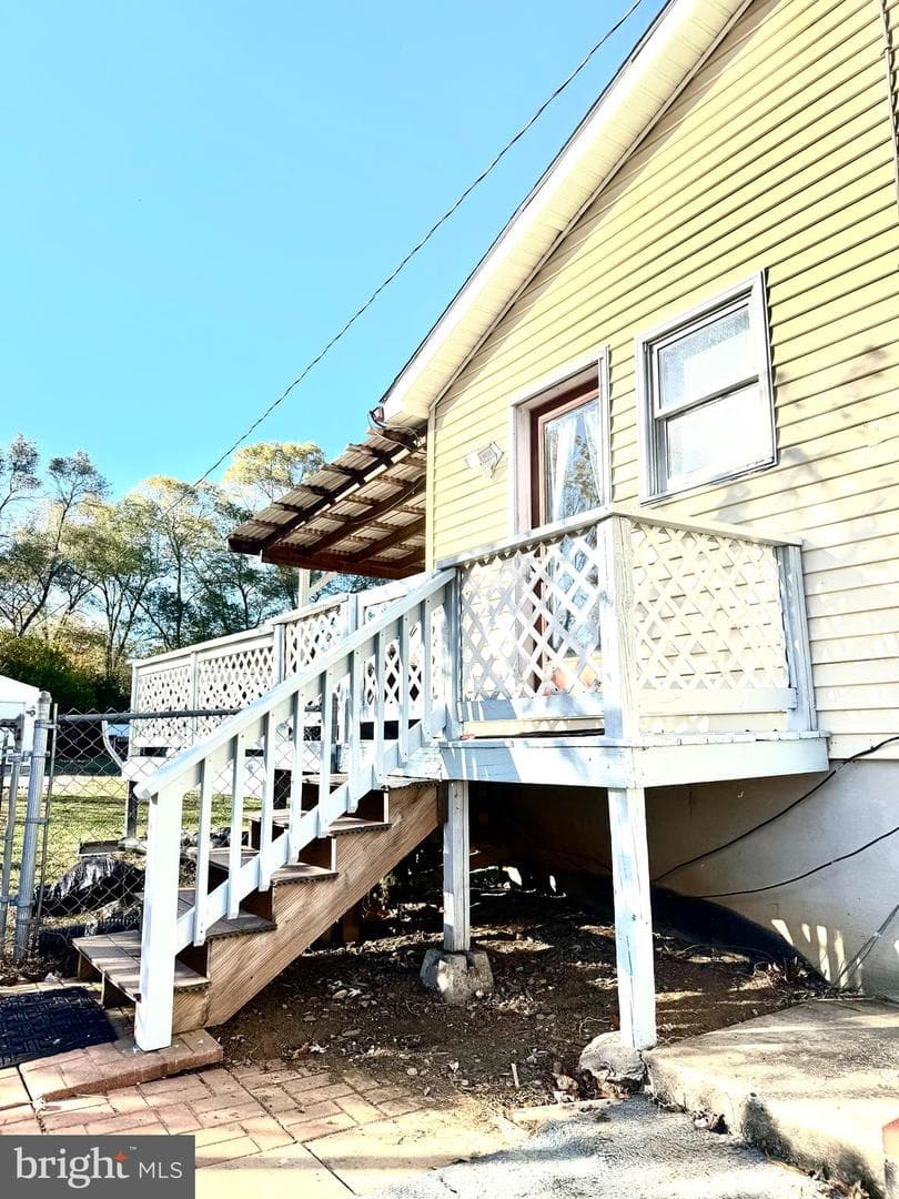 382 Fegan Road photo 9