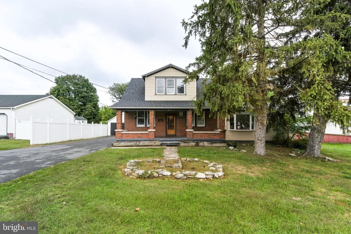 304 Bowers Street photo 2