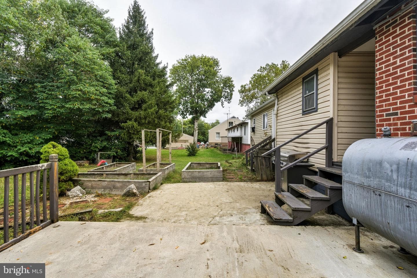 304 Bowers Street photo 48