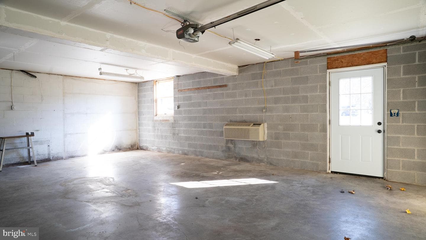 392 Clifford Drive photo 16